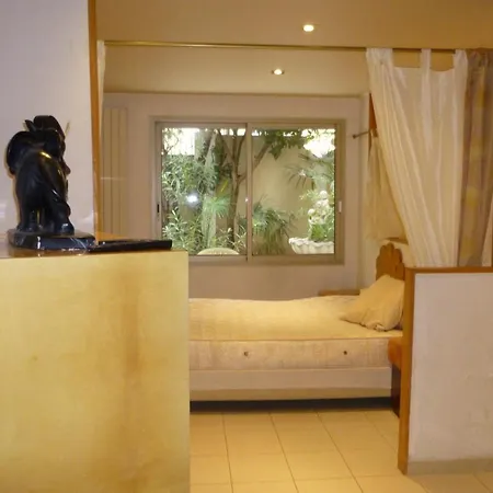 Cannes Croisette Two Bedrooms Apartment